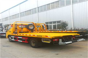 河池附近拖车救援搭电